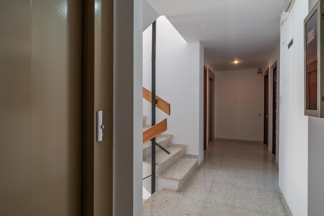 Tuguest Heroe Apartment Málaga Extérieur photo